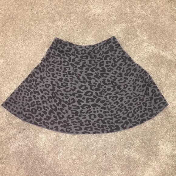 Patterned Skirt. - Picture 2 of 2